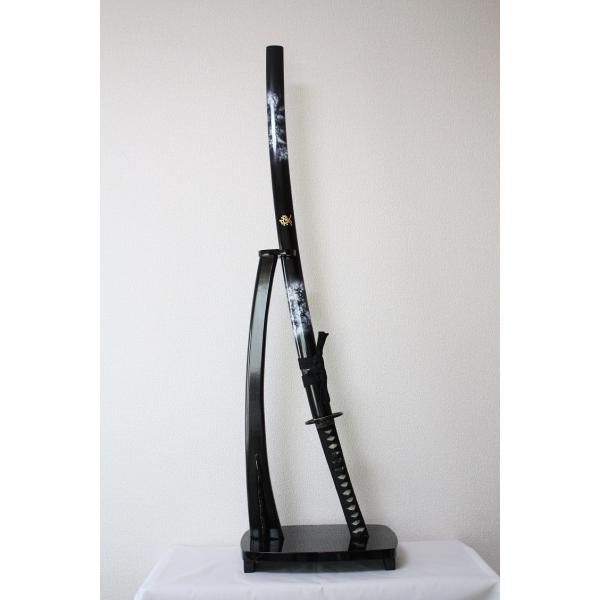 仕様　刃　亜鉛合金　柄、鞘　木製　 サイズ　全長　約１０５ｃｍ　刃渡り　約７３ｃｍ　重さ　約１２００ｇ