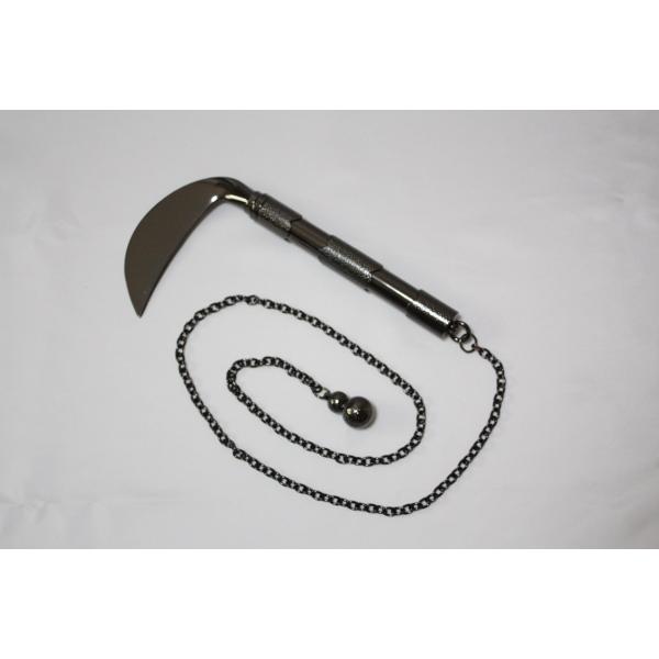 商品名　鎖鎌（陣鎌タイプ）　WY-45（TKN-302K)サイズ鎌全長　約２７ｃｍグリップ　約１８ｃｍ刃渡り　約１２ｃｍ鎖部　約１００ｃｍ分銅部　約４．５ｃｍ材質　亜鉛合金