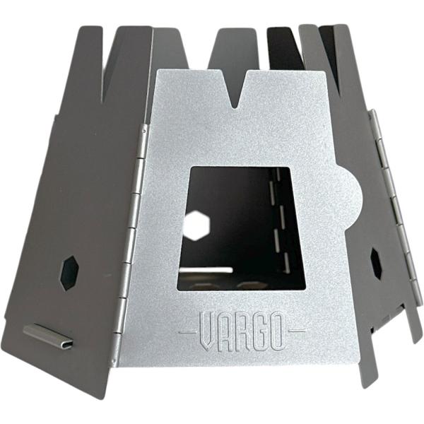 ソロキャンプや登山での使い勝手がさらに向上した新モデル。軽量性と機能性を両立し、焚き火をもっと快適に楽しめます。【サイズ】D76(上部)×D127(底部)×H101mm【重量】116g【生産国】中国製【メーカー品番】T-337【機能】・扉を...