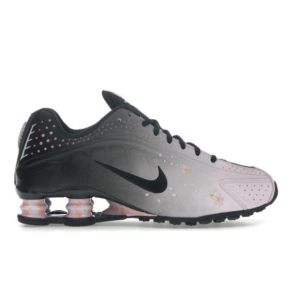 NIKE（ナイキ） レディース スニーカー Nike Shox R4 Sakura (Women's