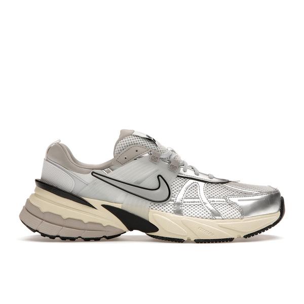 NIKE（ナイキ） レディース スニーカー Nike V2K Run Summit White