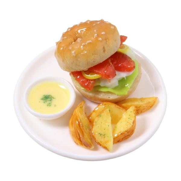 食品サンプル屋さんのマグネットは、実際に飲食店に並んでいる食品サンプル製作を手がけている職人が、ひとつひとつ手作りで作っている本格派の食品サンプルグッズです。本物を製作しているだけあって、その出来は極上！一粒一粒作られたお米、トロトロの卵、...