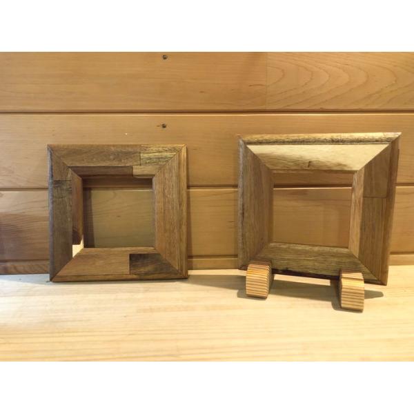 アトリエMIZUオリジナルの木枠です。木製のスタンド付き。材質：アカシア集成材。塗装：天然油・亜麻仁油。パネルサイズ：約10cm×約10cm。木枠サイズ：約16.2cm×約16.2cm×幅約4cm×厚み約2cm所謂、かかりの寸法が5mmほど...