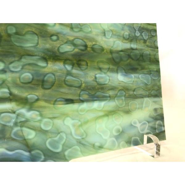 約25cm×約22cm。リングモトル。濃いオリーブグリーン。※写真は撮影時の一例です。色が偏ったりする場合も御座いますので、気になる場合は事前にお問い合わせ頂けましたら在庫の写真を送ることも可能です。