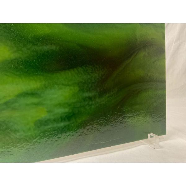 約25cm×約22cm。ブラウン・アイボリー・ブラック。3mm厚。焼成せずにそのままステンドグラス作品の制作にもお使い頂けます。ブルズアイフュージングはガラスや材料も豊富で、膨張係数の安定性においてもとても定評があり、色彩鮮やかな製品は世界...