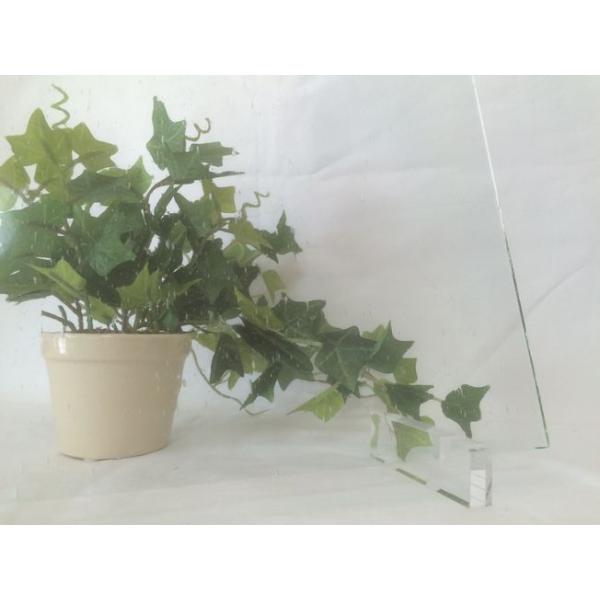 オーシャンサイドグラスタイル(OGT)社の100SSです。旧スペクトラムSPF100SS。色：クリアー。約30cm × 約20cm。フュージング用としてもお使い頂けます。膨張係数96。ガラスのサイズには若干の誤差がでます。基本的には既定のサ...