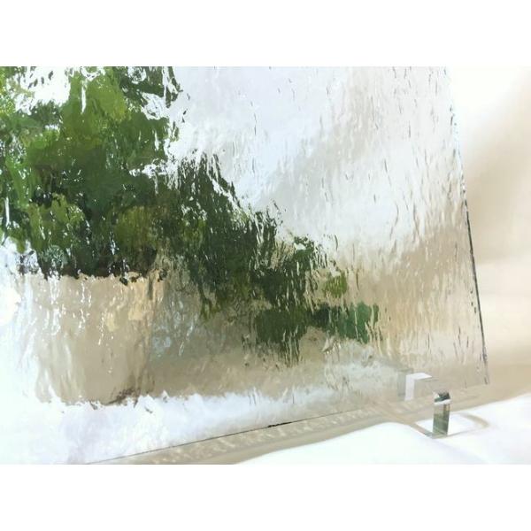 オーシャンサイドグラスタイル(OGT)社の100CCです。旧スペクトラムSPF100CC。色：クリアー。約30cm × 約20cm。フュージング用としてもお使い頂けます。膨張係数96。ガラスのサイズには若干の誤差がでます。基本的には30cm...