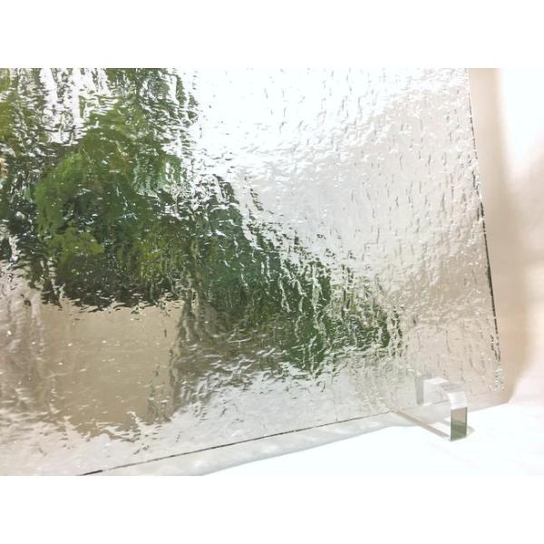 オーシャンサイドグラスタイル(OGT)社の100Gです。旧スペクトラムSPF100G。色：クリアー。約30cm × 約20cm。フュージング用としてもお使い頂けます。膨張係数96。ガラスのサイズには若干の誤差がでます。基本的には記載のサイズ...