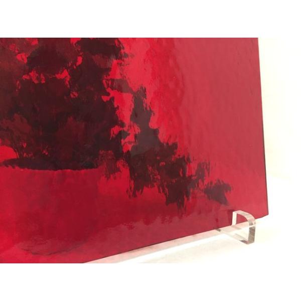 オーシャンサイドグラスタイル(OGT)社の151RRです。旧スペクトラムSPF151RR。色：レッドのラフロール。約30cm × 約20cm。フュージング用としてもお使い頂けます。膨張係数96。ガラスのサイズには若干の誤差がでます。基本的に...