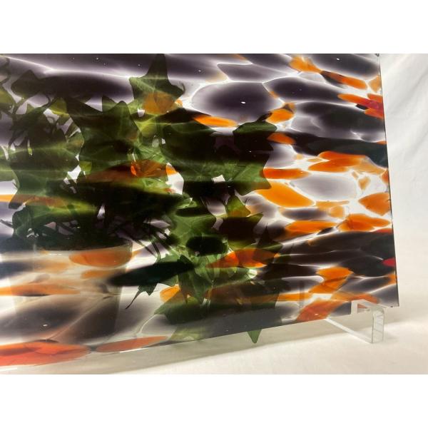 希少なフューザーズ・リザーブのガラスです。限定品。約30cm × 約20cm。ガラスのサイズには若干の誤差がでます。基本的には30cm以上でカットされておりますが、万が一1cm以上小さくなる場合は、配送の前にご連絡し、差額をご返金、またはキ...