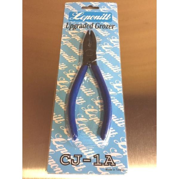 全長：約155mm、口幅：約9mm。ガラスの割り取り用に最適なワニ口になっています。ステンドグラス制作をするなら持っておいて損はない商品です。