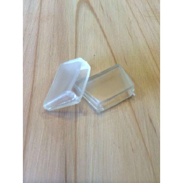 ランニングプライヤー RP-7の先端に付いている、ゴムの部分の替えです。写真の通り、上下2個1組での販売です。長い期間の使用で傷んできた場合は、こちらの替え先と交換することができます。