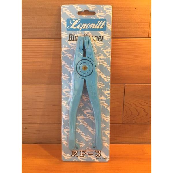 プラスチック製のランニングプライヤーです。プラニッパーという名称で呼ばれることもあります。ガラスの割り取り用として、安価で人気のある商品です。