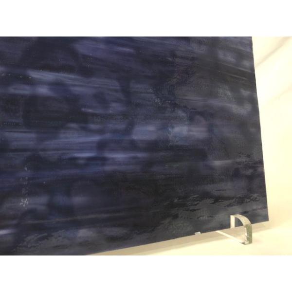 約30cm×約22cm。ラベンダー・ホワイト。リングモトルに定評があり、ティファニーランプに使うガラスとしても人気があります。■下記の点につきまして、予めご了承下さい。■1，角に欠けがある場合が御座います。2，混ざりのあるガラスの場合、色の...