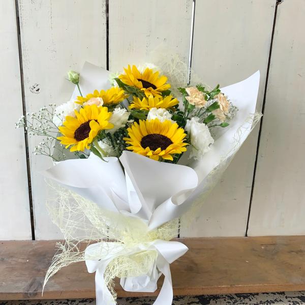 ひまわりとトルコキキョウホワイトお供え花束M　お盆　新盆　月命日　