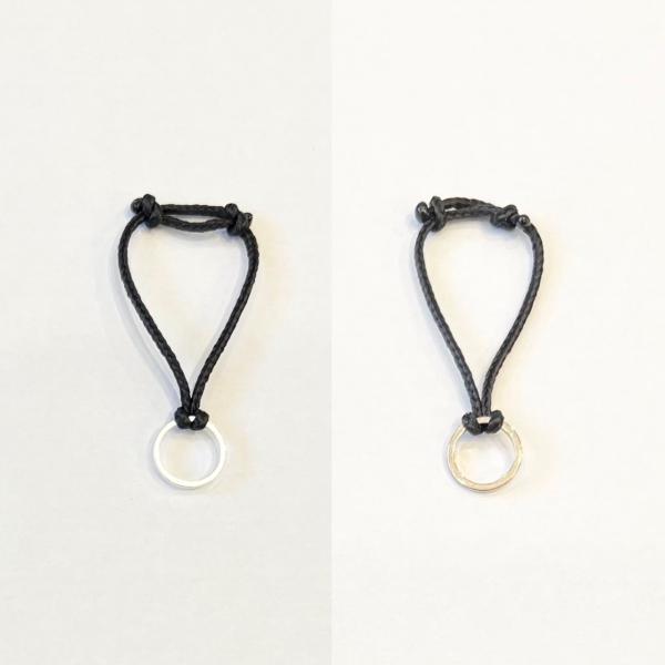 管工房「ゆかり」　オリジナルストラップリングアダプタークラリネット・オーボエ用紐+金属リング製紐部分:ポリエステル製金属リング:真鍮製銀メッキ/真鍮金メッキ　　　　　 金属リングの直径(内径)は8mmです。ストラップリングが着いていないサム...