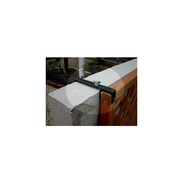 商品番号：lv-cf20スペック●材質：スチール（粉体塗装）●形状：完成品●原産国：中国もっと説明・・・ ガーデン＠ガーデンのラティス・フェンス設置に使用する専用金具です。さまざまな場面で、あなただけのオリジナルフェンスがＤＩＹできます。