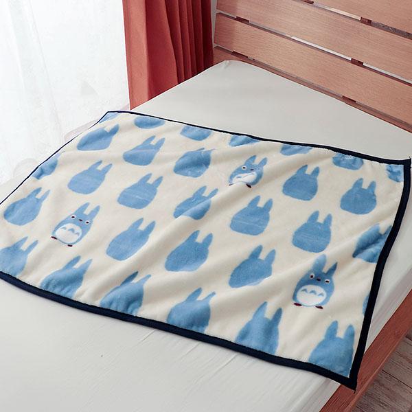 スタジオジブリ となりのトトロ 可愛いひざ掛け【サイズ】約70×100cm【組　成】ポリエステル100％【生産国】中国製※画面上と実物では多少色具合が異なって見える場合もございます。ご了承ください。