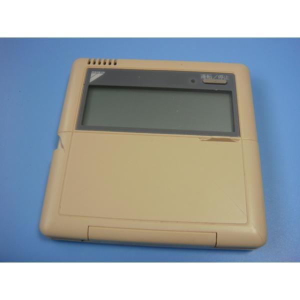 送料無料です　　　　　　　　　　　  メーカー：ダイキン型番：BRC1C2付属品：本体（写真内の物ですべてになります）【商品の状態】使用感、スレキズ等あります。