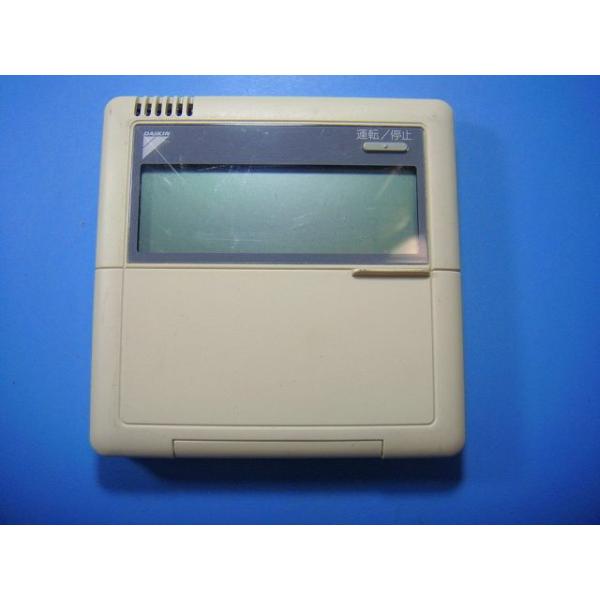 メーカー：ダイキン型番： BRC1C1 付属品：本体（写真内の物ですべてになります）【商品の状態】使用感、スレキズ、日焼け等あります。上フタ付け根割れていて外れます