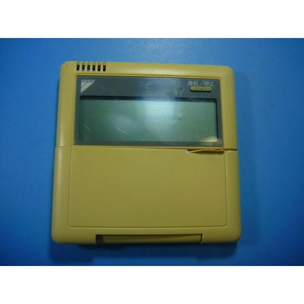 メーカー：ダイキン型番： BRC1C1 付属品：本体（写真内の物ですべてになります）【商品の状態】使用感、スレキズ、日焼け等あります。上フタ付け根割れていて外れますうらふたありません