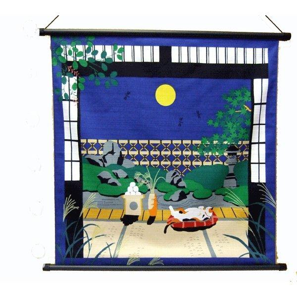 ◆ 布製で季節にあわせて飾れるタペストリーです。玄関やリビング、オフィス、店舗などに、季節のインテリアとして飾っていただきますと、四季が楽しめます。贈り物にも喜ばれると思います。箱はありませんが、ギフト包装は無料でさせていただきます。※棒と...