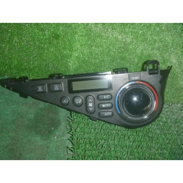アクア TOYOTA AQUA/アクア DAA-NHP10 エアコンスイッチパネル