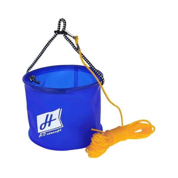 磯、堤防釣りに最適な丸型水くみバケツ。耐久性のある丈夫なEVA素材を採用!オモリ&amp;ロープ付で水くみラクラク!高所からでも便利!カラー： ブルーサイズ： 18cmロープ全長： 約8mオモリ有無： 有素材： EVA付属品： ロープ