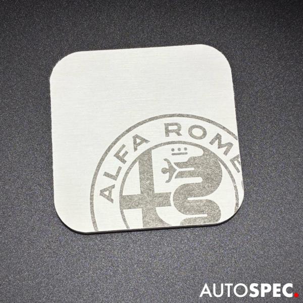 AlfaRomeo コースター　ホワイト珪藻土が配合されたコースターが入荷◎刻印されたデザインはコースターの用途ではなく机にあるだけでオシャレさアップです◎サイズ　：　約 9cm※素材の特性上、色味に個体差がございます。【お届け商品内容】　...