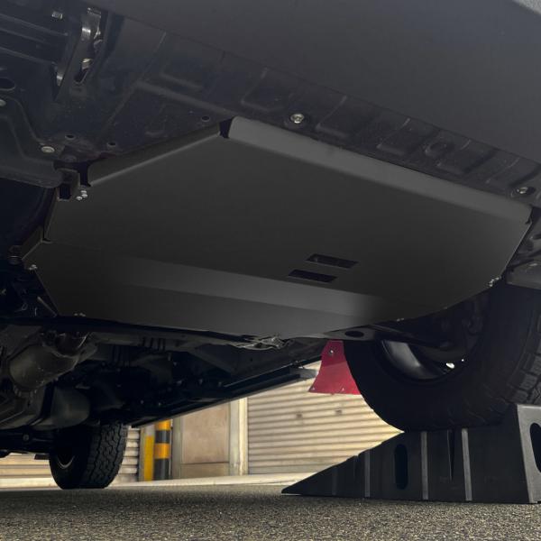 オートフラッグス デリカ D5 後期 (2019/02〜) アルミエンジンガード ブラック(発送先指定:自動車関連業者のみ)