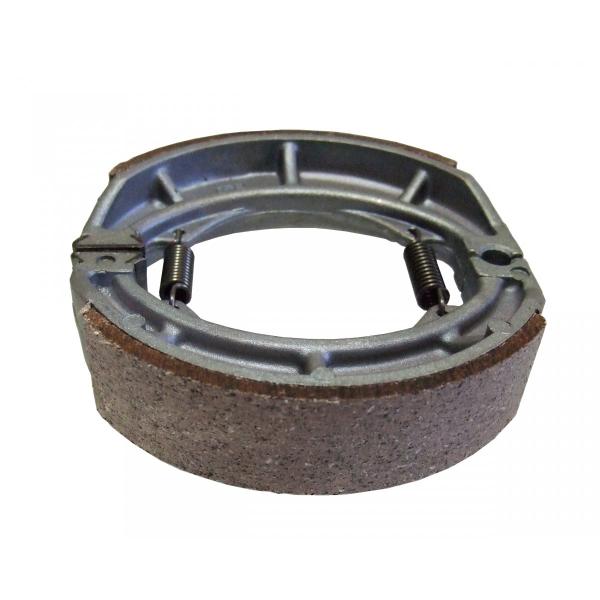 スズキ GN125(H/F/2F)、EN125およびGS125共用リヤブレーキシュースプリング付き新品になります。ボルティー、ST250等にも取り付け可能です。すり減ったシューの交換、ストック用などにもいかがでしょうか。（径X幅）約130x...