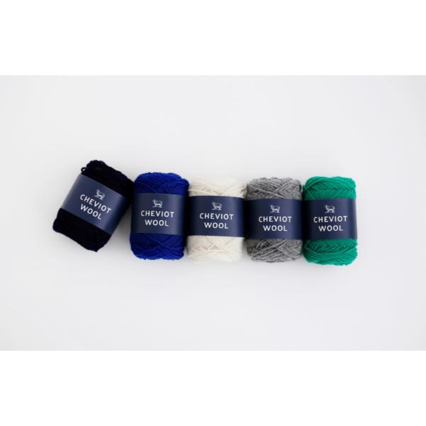 品質表示：ウール100％（チェビオットウール）量目：50g(約92m)使用針：棒針7〜8号・かぎ針7/0〜8/0号標準ゲージ：18〜19目・25〜26段（メリヤス編）