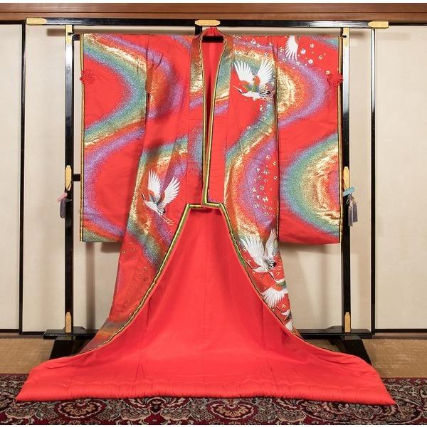 花嫁さんの打掛 朱赤地にレインボーに刺繍鶴 25239＃ : あざらし堂