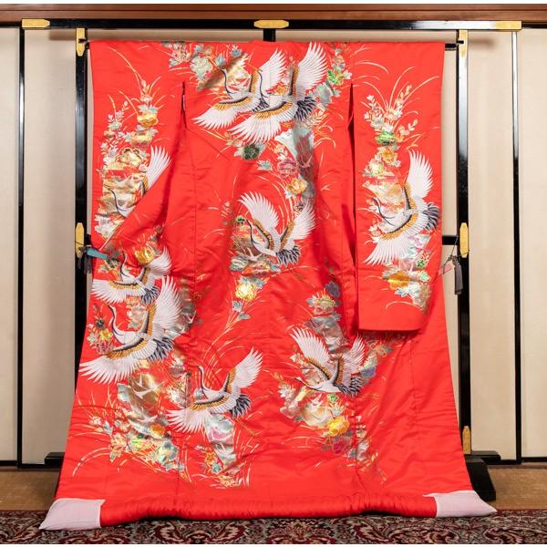 花嫁さんの打掛 赤地に金箔の花と刺繍の鶴 25621＃ : あざらし堂ヤフー