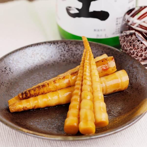 食欲をそそる味付けに、筍のシャキシャキとした歯ごたえ。厳選した細筍に焼き目を付け、醤油と唐辛子で調理しておきました。■ 商品詳細￣￣￣￣￣￣￣【原材料名】調味竹の子(竹の子、アミノ酸液、その他)(国内製造)、醤油、ぶどう糖果糖液糖、唐辛子、...