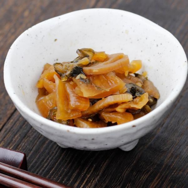 ※厚みの条件を満たせば、発送は【ネコポス】を優先します。※出荷までに最長1週間程かかる場合もございます。贈り物等ご都合のあるお客様は、お早めにご注文いただけましたら幸いです。飛騨漬物の老舗『うら田』が作った高級福神漬け！黒色の食材が持つ深い...