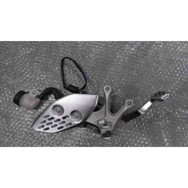 MT-25 RG43J-005xxx の ステップ右 ブレーキペダル *1658455322