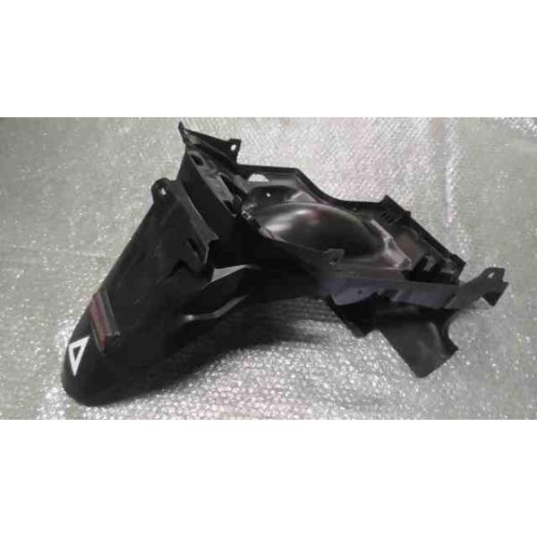 アドレス125 DT11A-100xxx の リアフェンダー *1692332536 中古