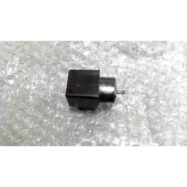 フォルツァ Si MF12-1002xxx の ウインカーリレー *1713316687 中古