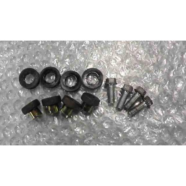 CB400SF-K NC31 の フロントフェンダー 固定ねじ *1741058247 中古