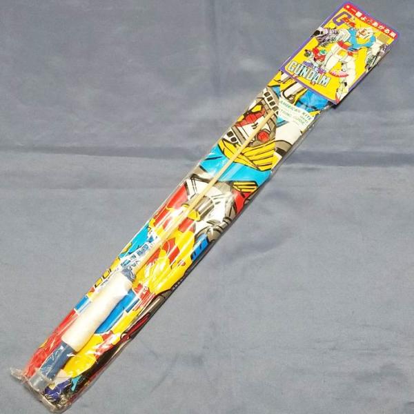 [ 商品名 ]一番よくあがる凧 機動戦士ガンダム[ 特徴 ]機動戦士ガンダムのキャラクターカイトです。今では購入困難な希少品となります。※ご注意※古い商品ですので、パッケージに痛みや汚れがある場合があります。ご了承の上でお買い求めください。...