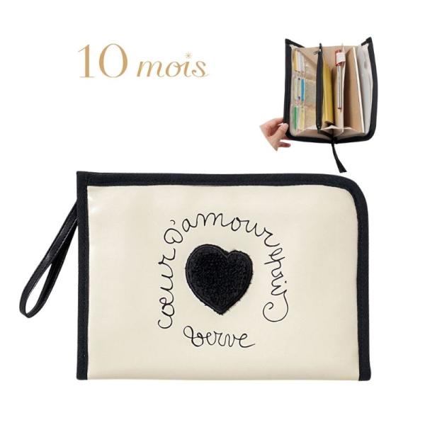 仕切りスペースが3つ、ファスナー付きポケットが1つ、カード入れが9つの計13ポケット。また、3辺ではなく2辺ファスナーを使用することで、開閉がしやすいつくりになっています。ベビーが成長した後もパスポートケースや通帳ケースとして長くお使い頂け...