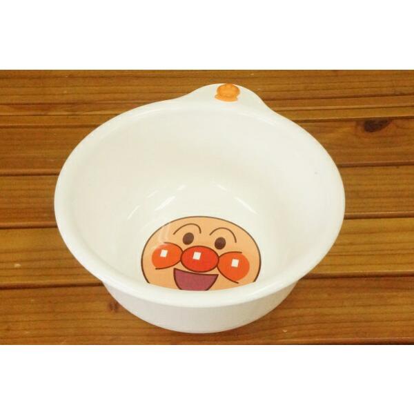 ★アンパンマン子供用湯桶★男児、女児ともに人気のアンパンマン。　お風呂の時間もアンパンマンとご一緒に！★サイズ/約直径21.3cm×高さ8.5cm★容量/約2000ml★材質/ポリプロピレン、EVA樹脂★原産国/日本★発売元/株式会社バンダ...