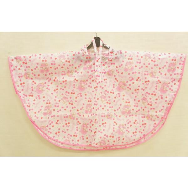 ★撥水加工キャラクターレインポンチョ(レインコート)★収納袋付き★着丈/約57cm★身幅/約100cm★身長の目安/100cm〜110cmに適応★材質/ポリエステル、ポリエチレン★中国製★発売元/有限会社ジェイズプランニング