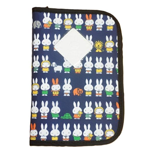 ★キャラクター母子手帳ケース★小銭などをいれられるファスナー付きポケット、　カードポケット、ペンホルダーなど機能満載★保険証やカード類などもたっぷり収納できます★サイズ/W15cm×H22cm×厚み1.5cm＊2つ折りにした時のサイズです★...