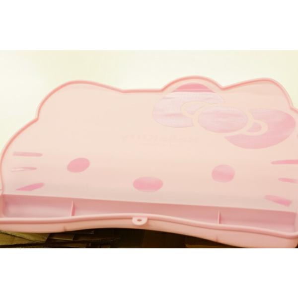 ★食べこぼしをキャッチする受け皿付食卓マットです。★マットがズレにくい設計になっています★丸めればコンパクトに収納可能です★素材/シリコンゴム　耐熱温度230度★商品サイズ/たて35.5cm×よこ42.6cm★発売元/スケーター株式会社★本...