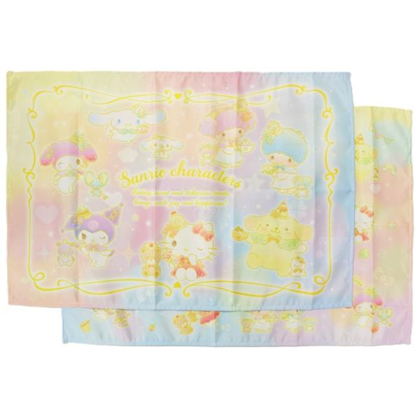 ★ランチョンマット2枚組★ランチタイムのお弁当箱敷きに★サンリオキャラクターズ　ハローキティ、マイメロディ、クロミ、　ポムポムプリン、シナモロール、キキララ達が集合！★デスクサイズにほぼ合う40cmX60cmサイズ★材質/ポリエステル100...