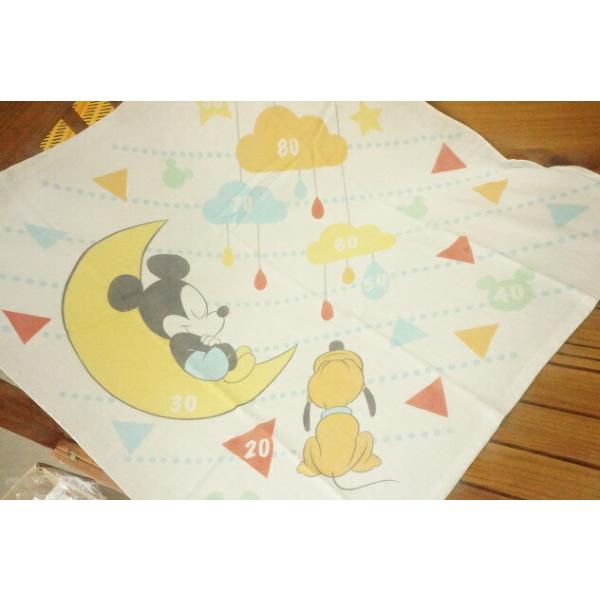 他サイト： 【メール便利用！送料込み】丸眞ベビー用 身長計目盛り付き正方形ガーゼ湯上りタオル ミッキーマウス「すやすやおやすみ柄」(配送区分B)の商品画像