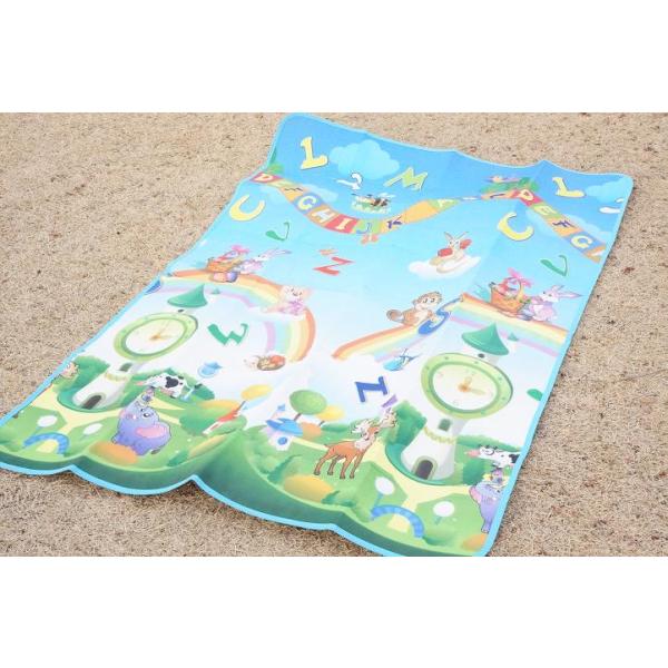 ★プレイマットにも遠足用レジャーシートにも、　室内でもお外でも大活躍！★フローリングの床面冷え対策にも。　裏面はアルミメッキ加工。　断冷・断熱のシートとしてもご使用できます。★赤ちゃんのはいはい時の手足の保護に。　床の汚れ、キズ防止に。★材...