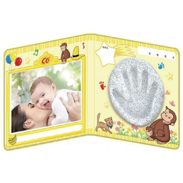 ★粘土にお子様の成長をカタチにして保存しよう１粘土を張り付ける場所に合わせて形を整えてください２お子様の手を押し付けて手形を取ります　台紙の上で採取し数日、日陰で自然乾燥させてください　乾燥不足は保存後のカビなどの原因になります　粘土が台紙...